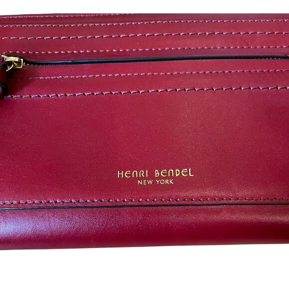 HENRI BENDEL Red Leather Zip Around Wallet 15 Credit Card Slots Lots Of Pockets - Picture 2 of 9